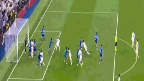 “村超”足球赛友谊战精彩纷呈